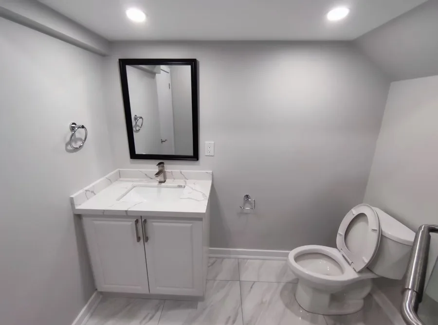 浴室 · Bathroom
